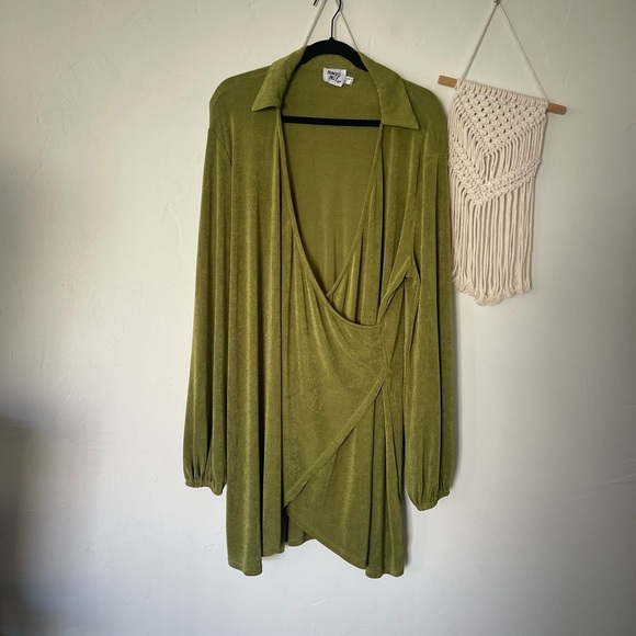 Princess Polly Dresses & Skirts - Princess Polly Green Wrap Dress